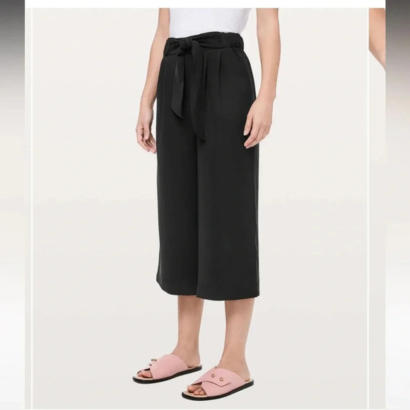 Lululemon Women’s Noir Crop Pant flowy office comfy minimalist pockets - Picture 5 of 14